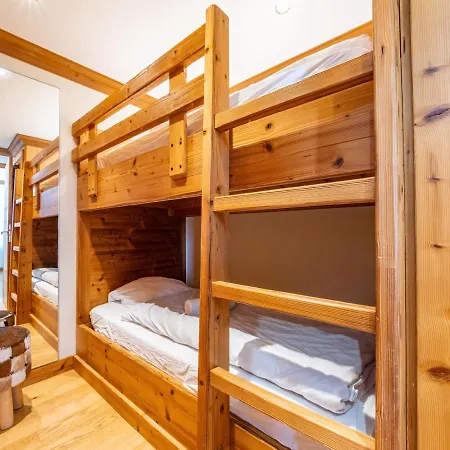 Renove Avec Balcon, Skis Aux Pieds, Wifi A Le Lavachet - Fr-1-502-359 *